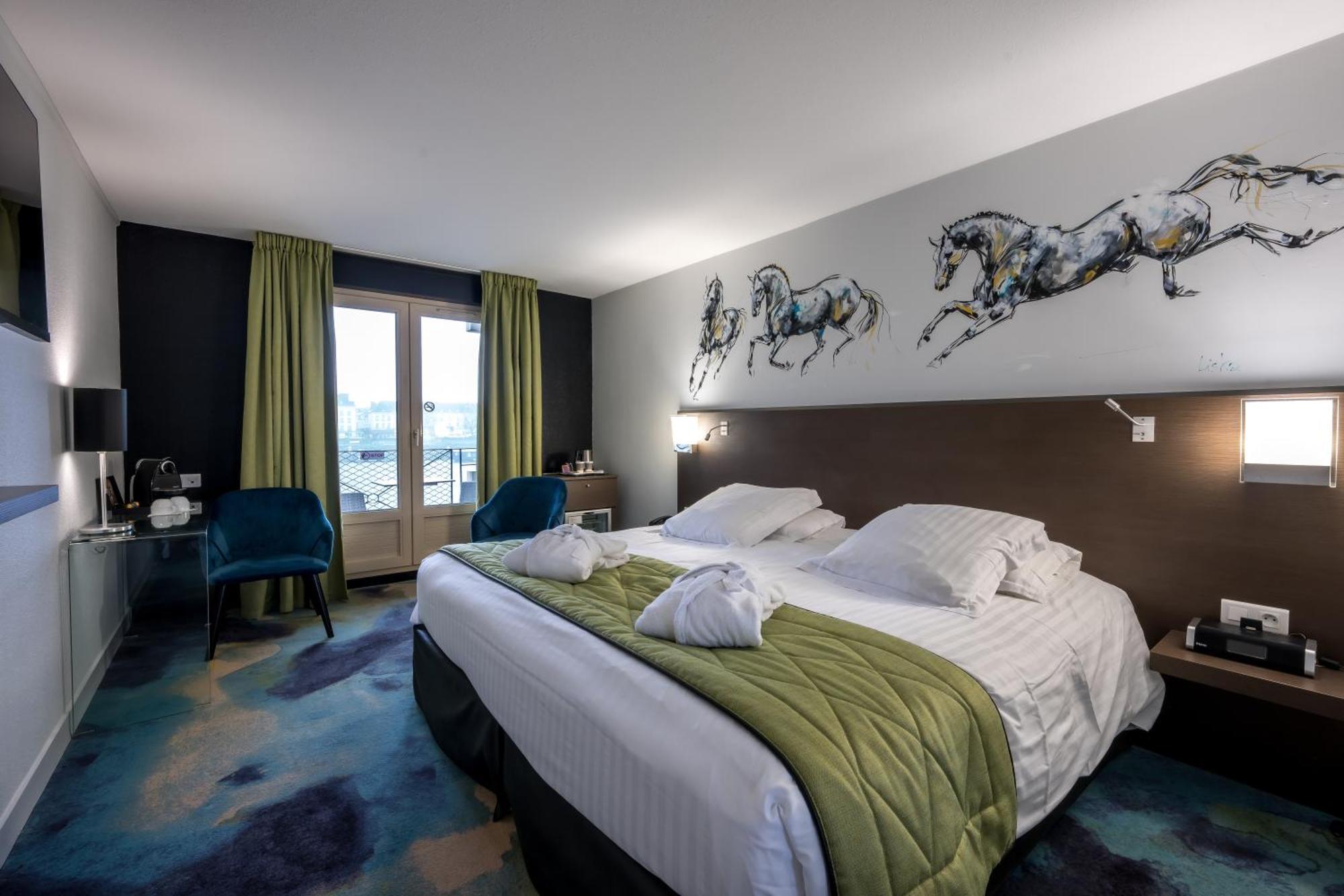 Hotel Mercure Bords De Loire 4*
