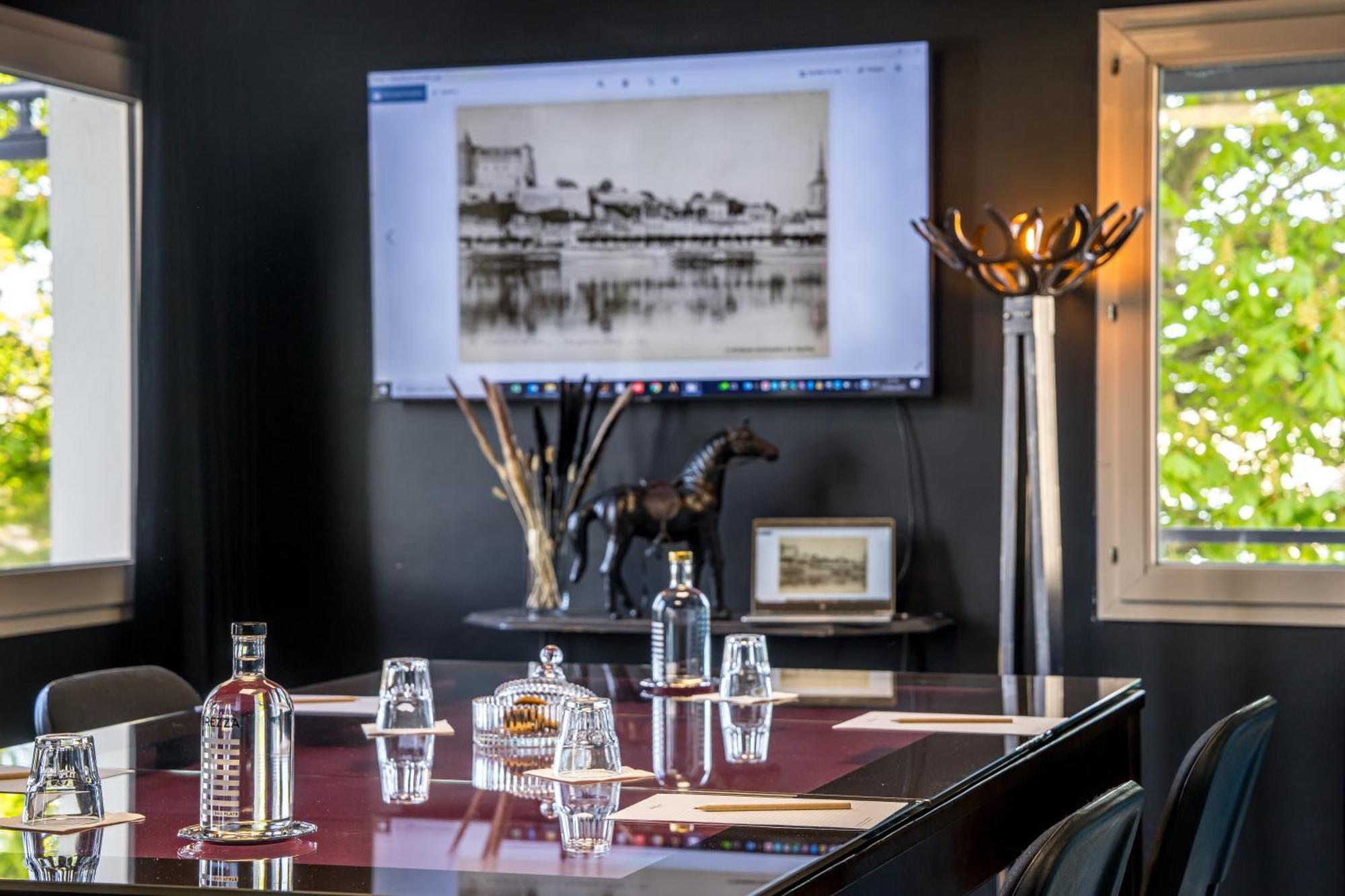 Hotel Mercure Bords De Loire 4*